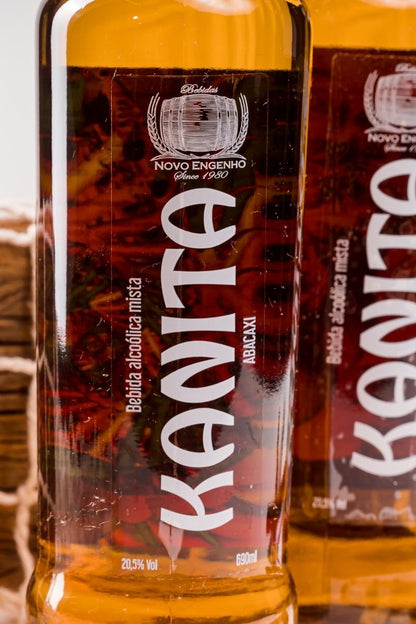 Cachaça Kanita Aguardente Sabor Abacaxi 690ml